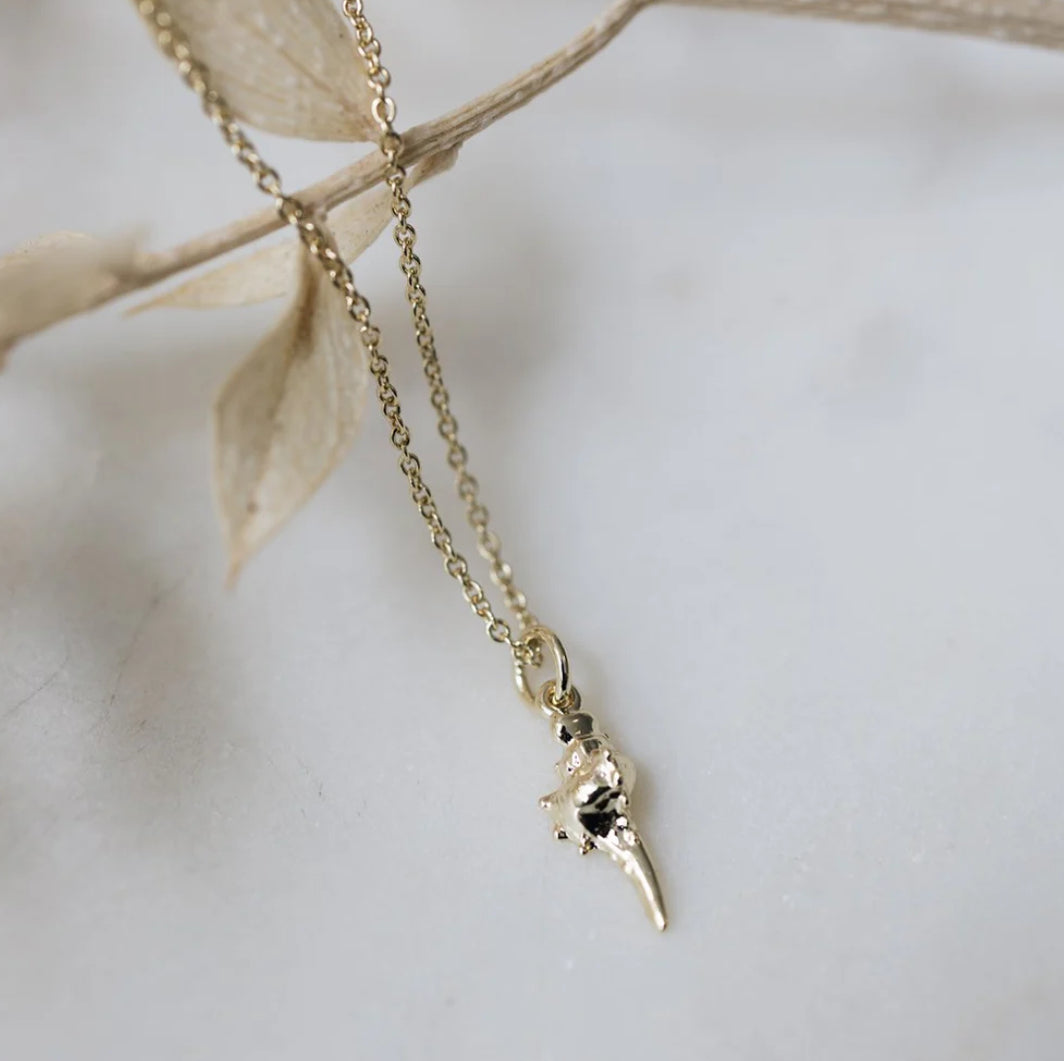 Conch charm Necklace